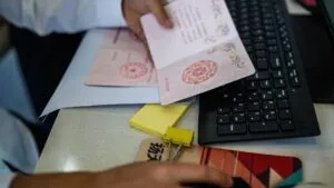 En China ya pagan por limpiar y cuidar hijos tras un divorcio: así funciona la ley