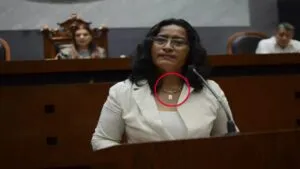 Así es el exclusivo collar de 227 mil pesos que Abelina López dijo que “le regaló el pueblo”
