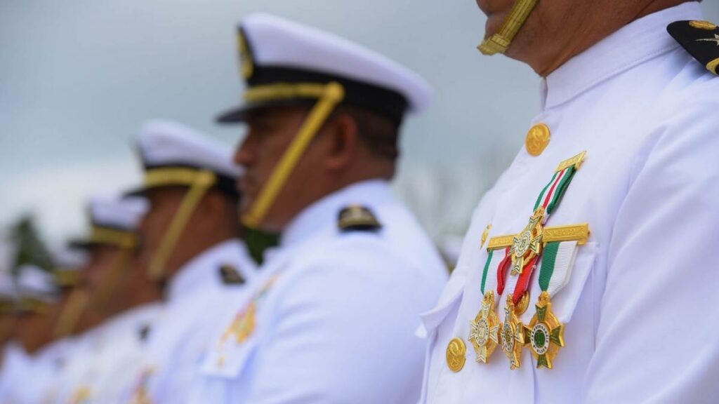 Niegan suspensión a contraalmirante Fernando Farías; FGR puede ejecutar orden por delincuencia organizada.