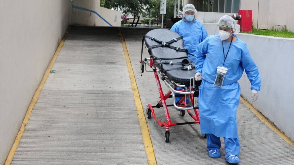 Personal médico en México.