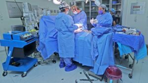 “Ya no más IMSS ni ISSSTE”: Hacienda plantea sistema de salud universal