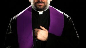 Estafa infernal: clonan redes sociales de sacerdote exorcista en Saltillo