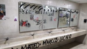 Reportan robos y destrozos en la Facultad de Ciencias Políticas y Sociales