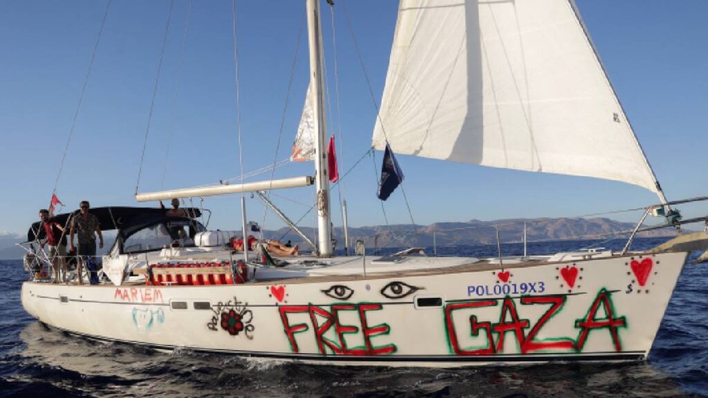 Petro expulsó a la delegación israelí en Bogotá tras la detención de dos colombianas que viajaban en flotilla con ayuda a Gaza.