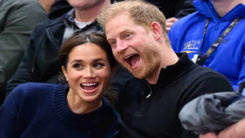 Harry y Meghan Markle son abucheados en Dodger Stadium durante la Serie Mundial de Béisbol