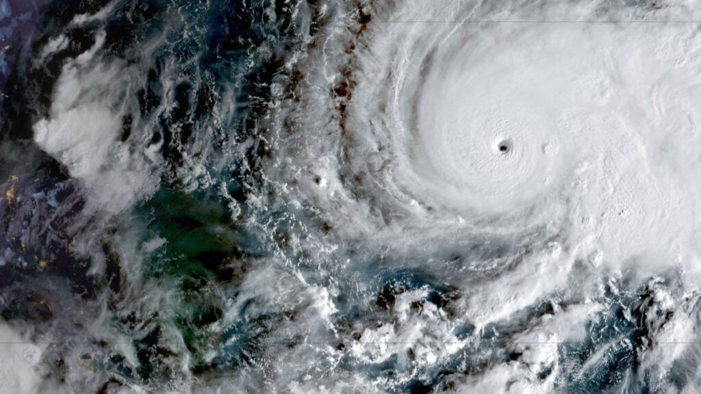 Huracán Melissa toca tierra en Jamaica