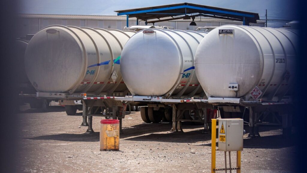 Intentan "esconder" huachicol fiscal para proteger honor de la 4T