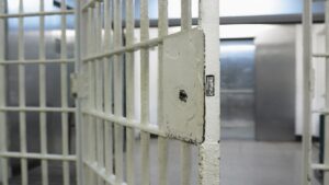 Investigan video de fiesta en penal de Puebla; había mujeres y cerveza