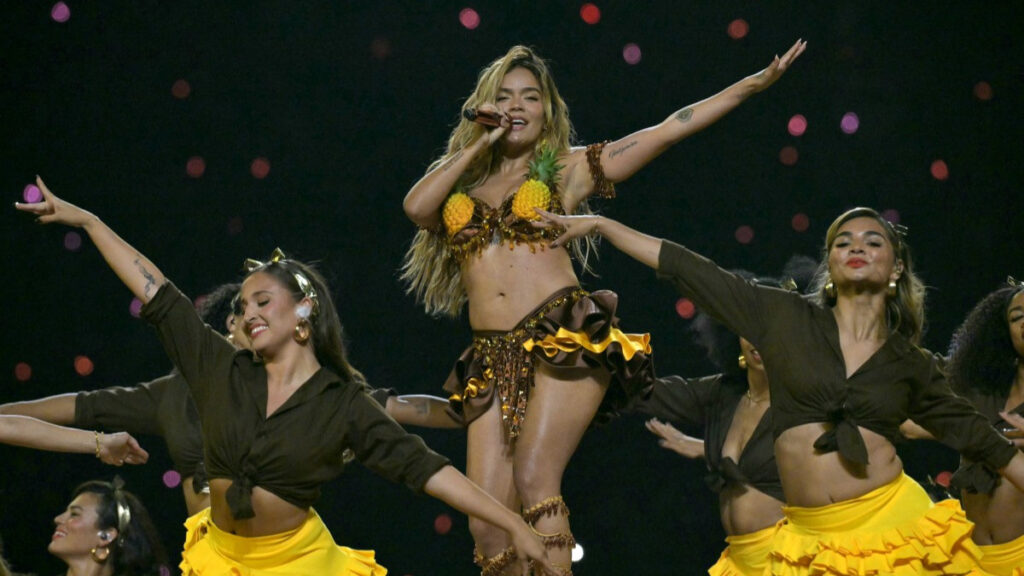 Karol G encabezará el Victoria’s Secret Fashion Show 2025 junto a un cartel femenino de lujo