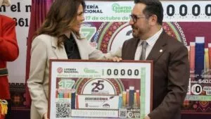 Lotería Nacional e IPN lanzan billete por 25 años del Archivo Histórico