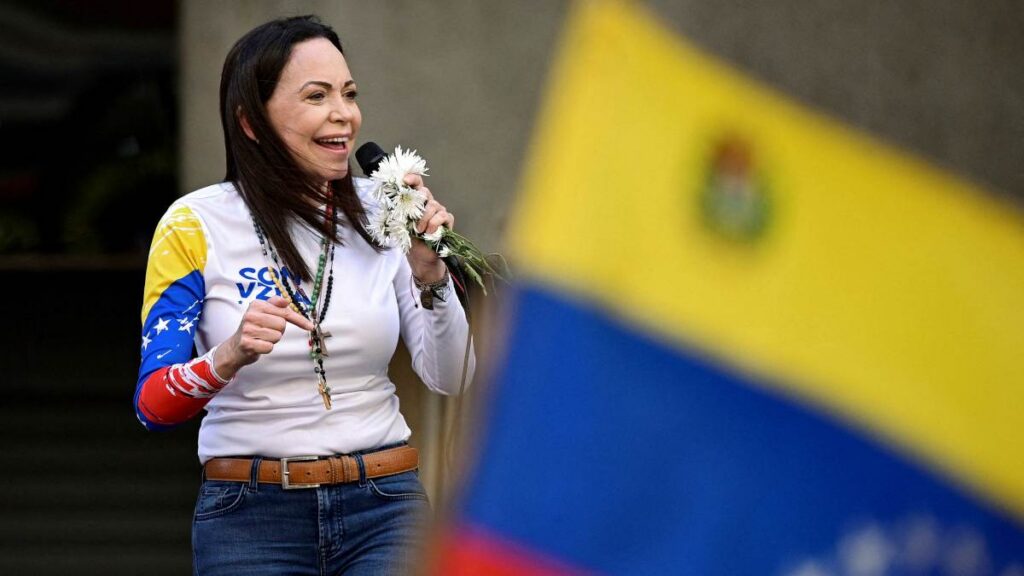María Corina Machado recibe el Nobel y Maduro reacciona con furia