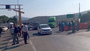 Campesinos dan marcha atrás a protestas en casetas de Michoacán y Sinaloa