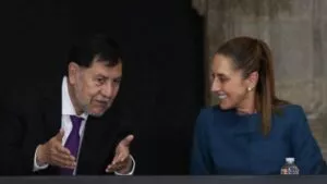 "No voy a entrar en debate con él", Sheinbaum responde a Uno TV sobre vuelo de Noroña