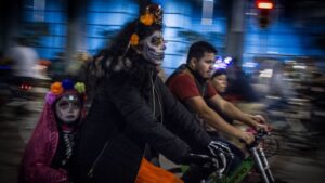 Paseo Nocturno “Muévete en Bici” de Día de Muertos en la CDMX: ruta, fecha y más