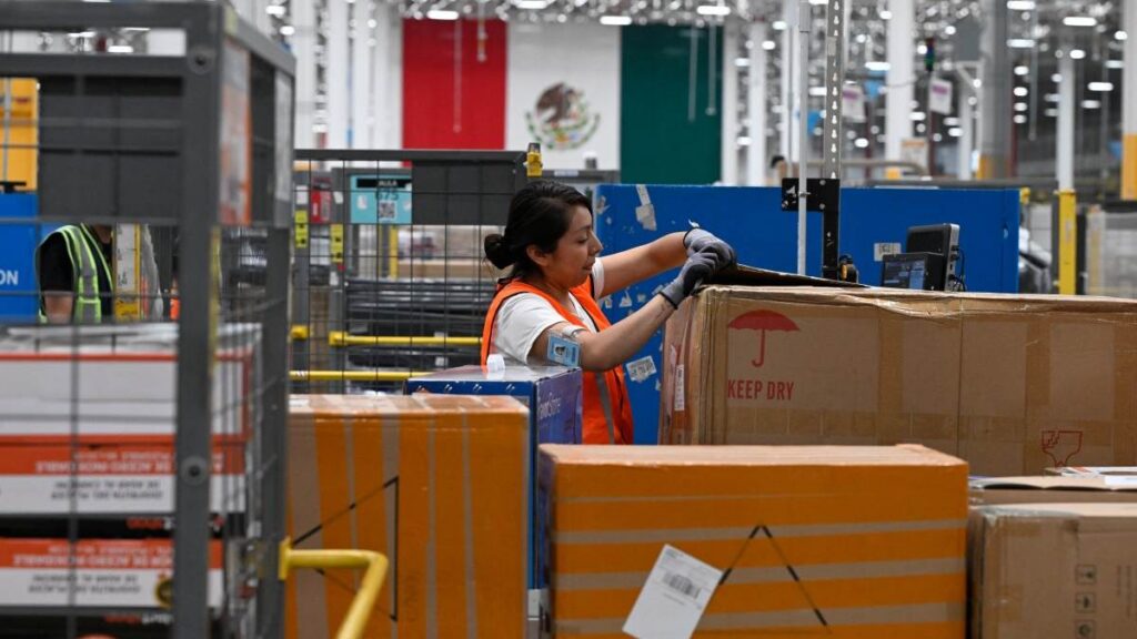 PIB de México se contrae 0.3% por caída industrial y tensión comercial con EE.UU.
