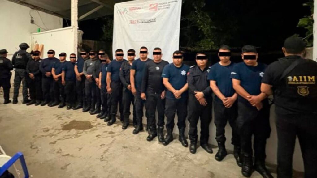 Hay 16 policías municipales detenidos tras fuga en Chilón.