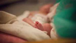 Padres de bebés fallecidos en IMSS de Durango denuncian ante FGR