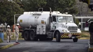 QR contra huachicol fiscal: Sheinbaum anuncia nueva norma para pipas