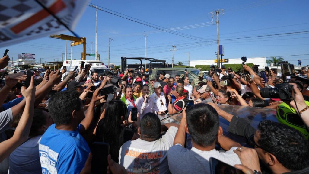 Reclaman a Sheinbaum por ayuda durante visita a Veracruz