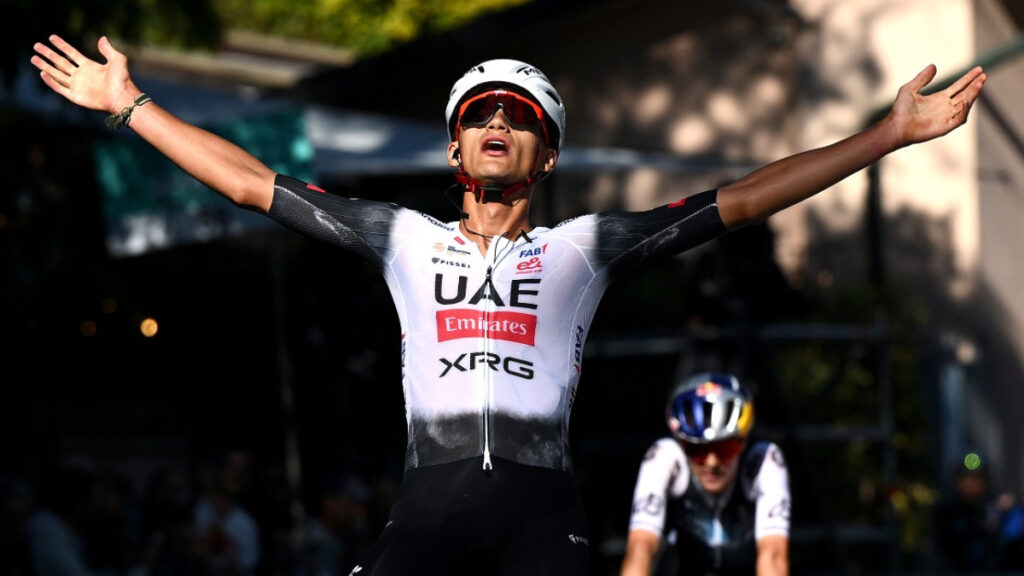 Isaac del Toro gana el Giro dell'Emilia y acumula 14 victorias en la temporada