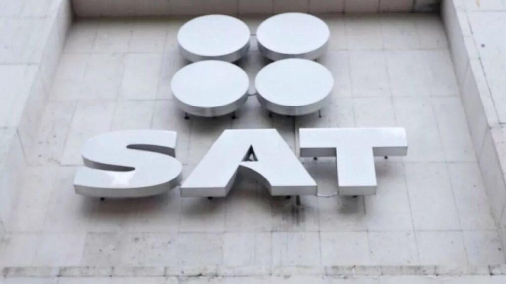 Trabajadores del SAT inician paro; bloquean Viaducto y Reforma