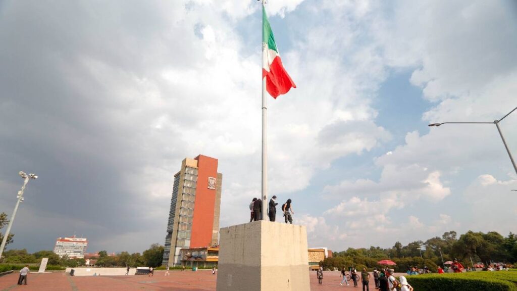 El economista José Luis Clavellinas advirtió que el recorte de 0.5% a la UNAM impactará la seguridad y la inversión.