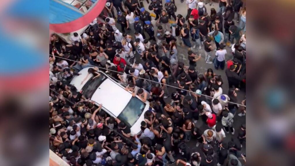 Desalojan antro clandestino. Foto: X @AlessandraRdlv.