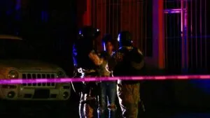 Comando irrumpe en casa y secuestra a joven de 17 años en Apizaco