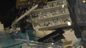 Robo a joyería desata balacera en Plaza San Jerónimo