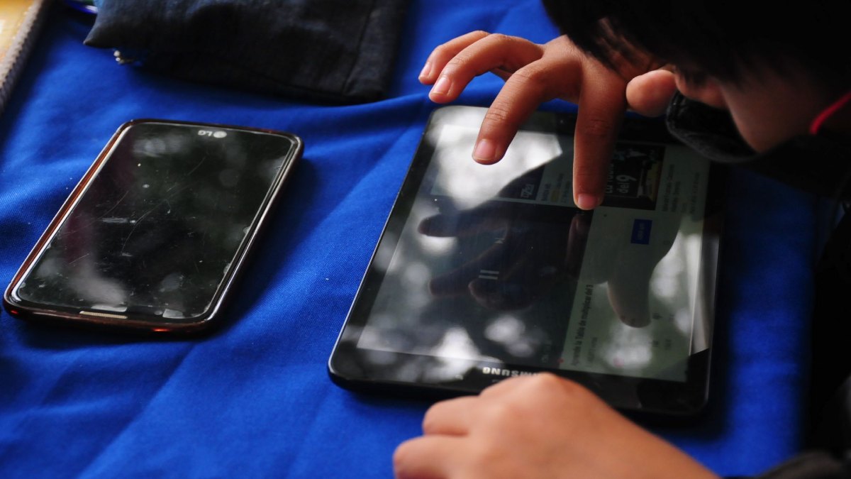 Advierten riesgos para infancias que usar Gemini Under 13