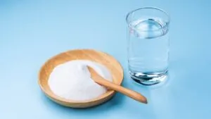 Agua oxigenada con bicarbonato: ¿para qué sirve esta mezcla de limpieza que recomiendan expertos?