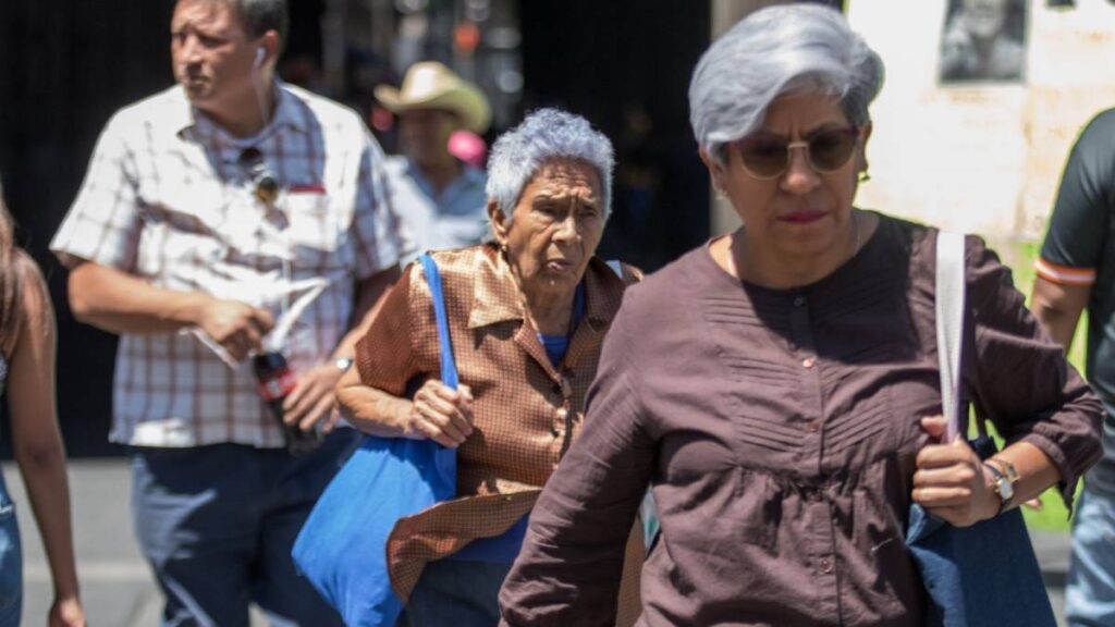 Requisitos para adultos mayores con INAPAM que quieren aguinaldo.