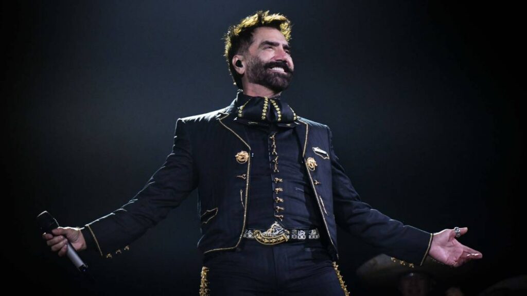 Alex Fernández habló de videos virales de su padre