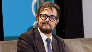 Filtran supuestos audios donde Alex Syntek revela abuso sexual en su infancia