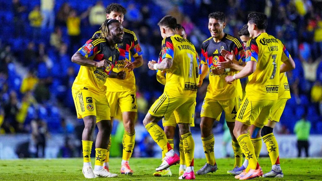 América se impone al León y sigue en la pelea de la cima