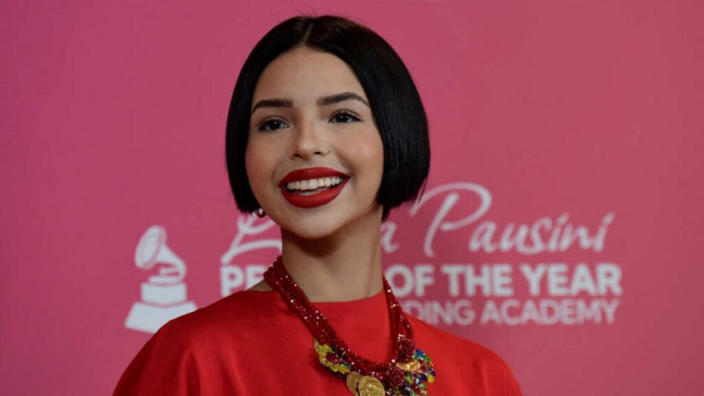 Ángela Aguilar causa polémica al compartir mensaje que la compara con la Virgen María