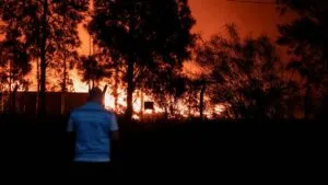VIDEO: ¡Voló por los aires! Así fue la explosión en Ezeiza, Argentina