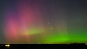 Aurora boreal ilumina el cielo de García, Nuevo León