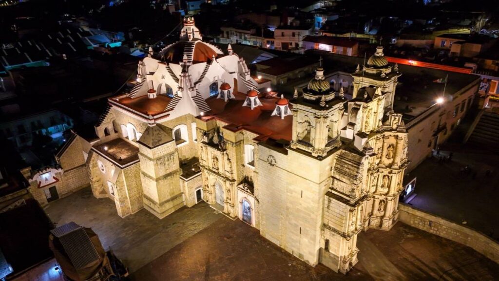 Basílica de la Soledad tiene nuevas luces.