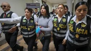 Perú ordena captura internacional de Betssy Chávez en medio de tensión con México