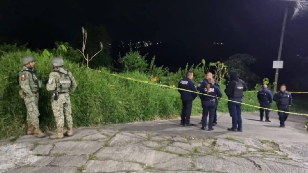 Hallan tres cadáveres en carretera Interserrana de Zacatlán, Puebla; uno identificado como taxista de Chiconcuautla.