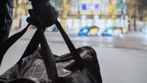 Cadena francesa BFM TV para transmisión por falsa amenaza de bomba