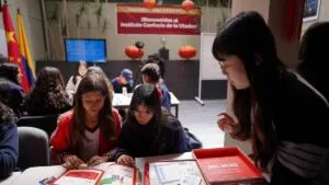 Capital colombiana alberga celebración del Día Mundial de las Ciudades y la ceremonia de entrega del Premio Shanghai