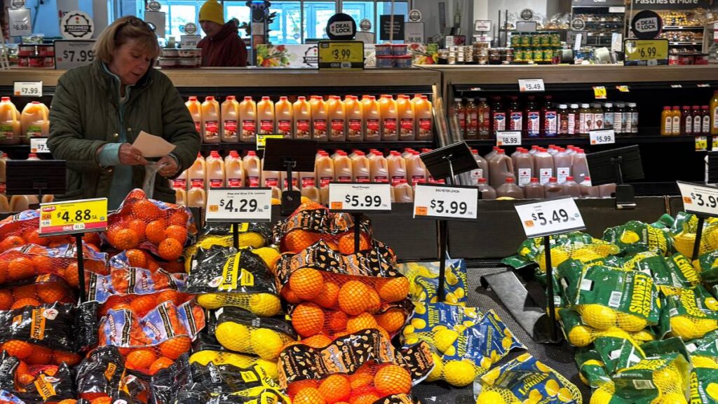 Confianza de los consumidores estadounidenses se deteriora en noviembre