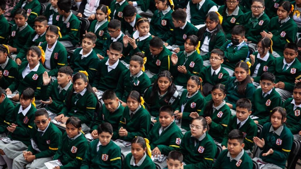 Prueba PISA se aplicó en 200 escuelas de todo el país.