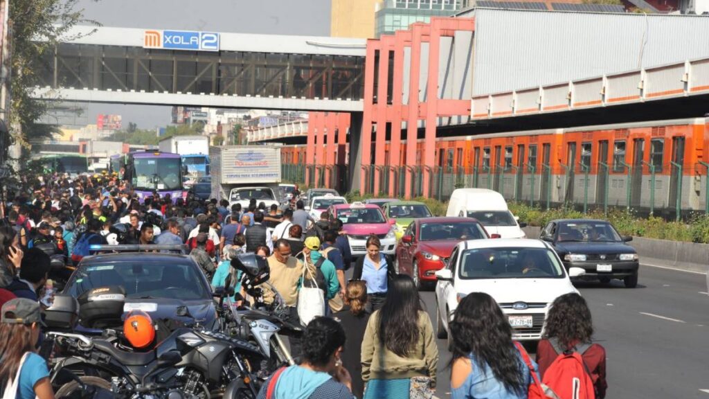 Metro estación Xola