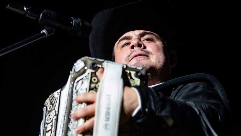 Desmienten ataque armado contra Alfredo Olivas; el cantante está fuera de peligro