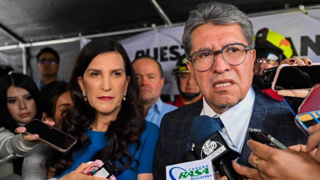 Kenia López Rabadán y Ricardo Monreal