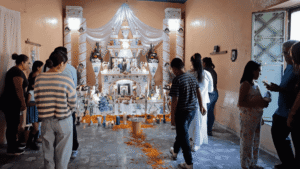 Cumplen petición: mujer de 94 años pide su altar en Huaquechula, Puebla