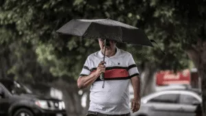 Martes 25 con frío matutino, calor por la tarde y probabilidad de lluvia en CDMX